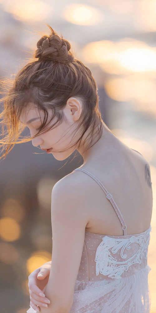 熊猫体育APP-终点拼速！乌兰多展现冲刺爆发力，乌兰chabu