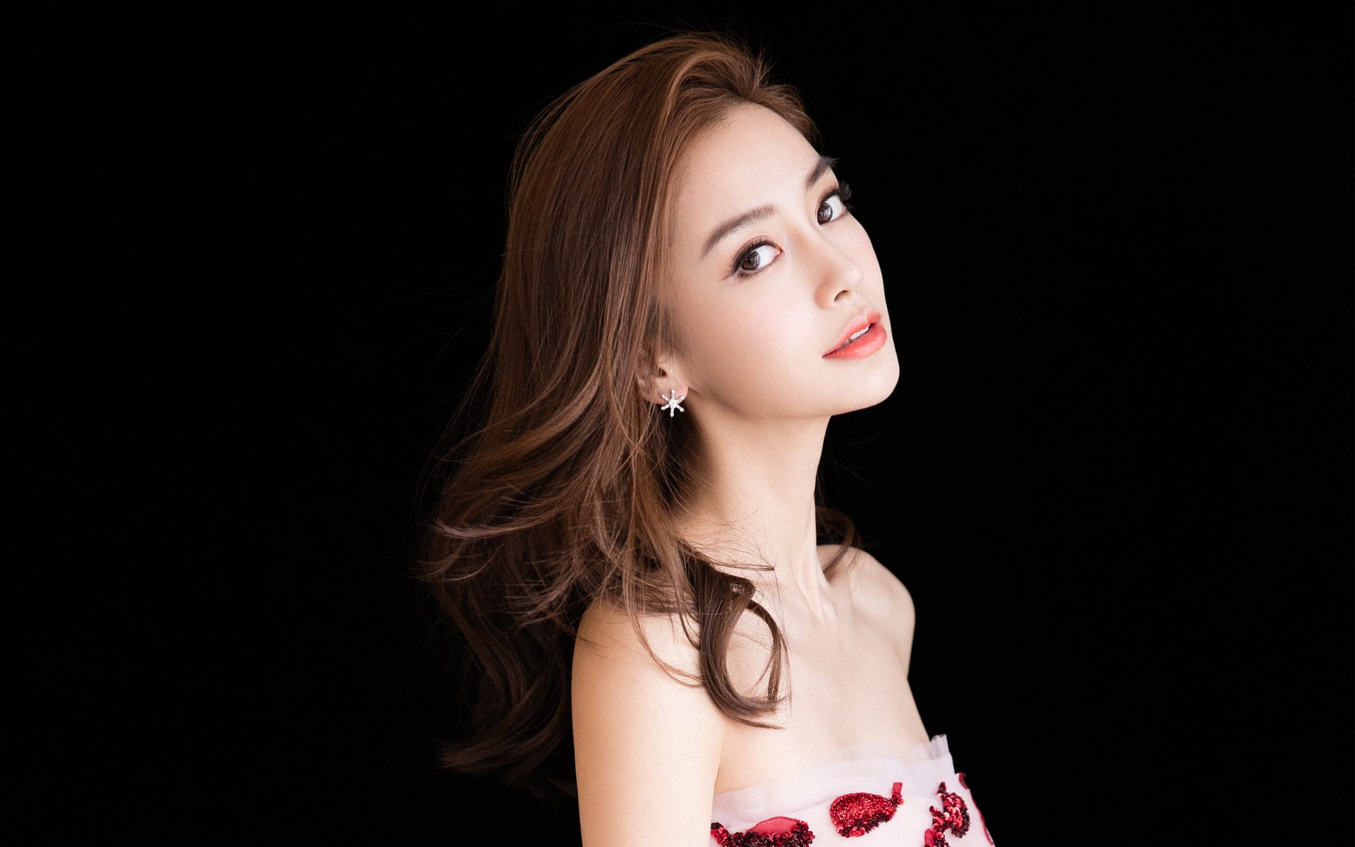 转会窗口关闭前多队密集操作或将影响争冠格局,转会窗口关闭后可以卖人吗